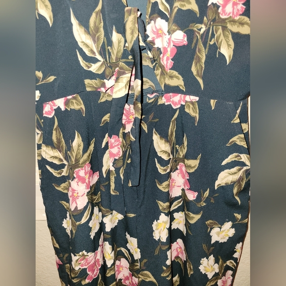 Volcom Women’s Floral Jumpsuit sz Med - Picture 2 of 6